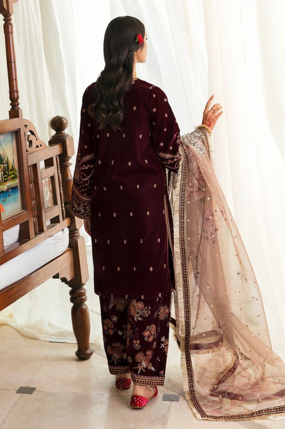 Baroque Unstitched Replica – Velvet Shirt, Silk Trouser, and Organza Dupatta by Mahra Collection