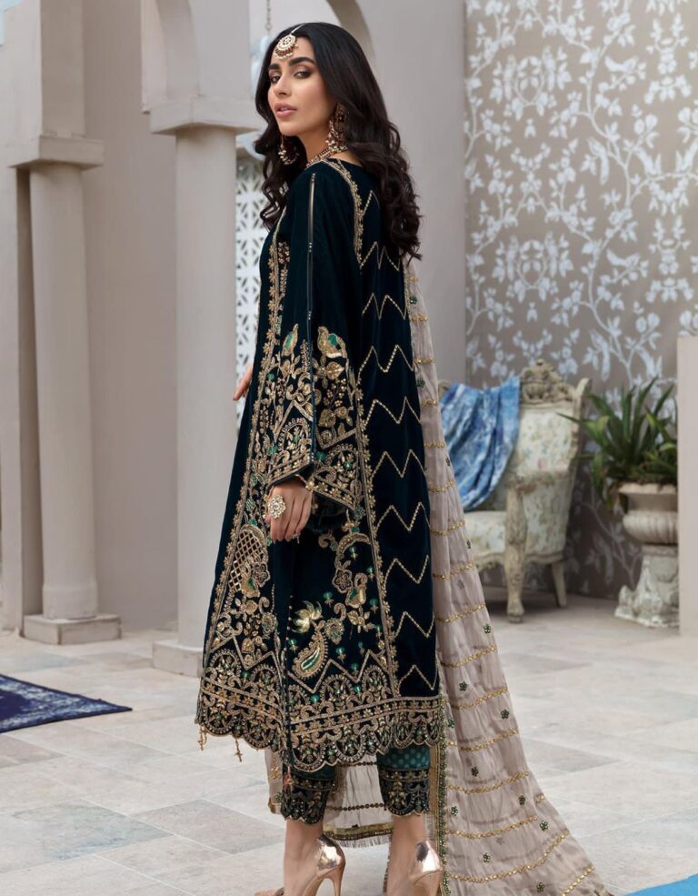 Emaan Adeel Velvet Dress with Mysori Embroidered Dupatta and Jamawa Trouser by Mahra Collection